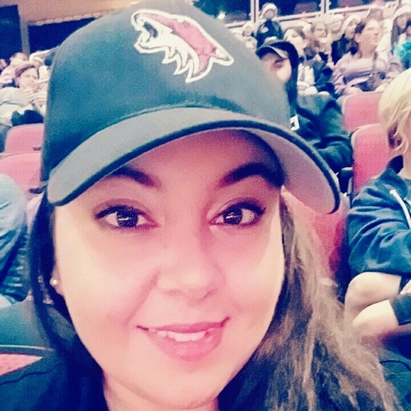 Meet your Posher, Jennifer - Picture 1 of 1